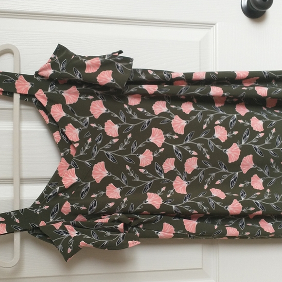 DRESS SALE - Picture 3 of 3